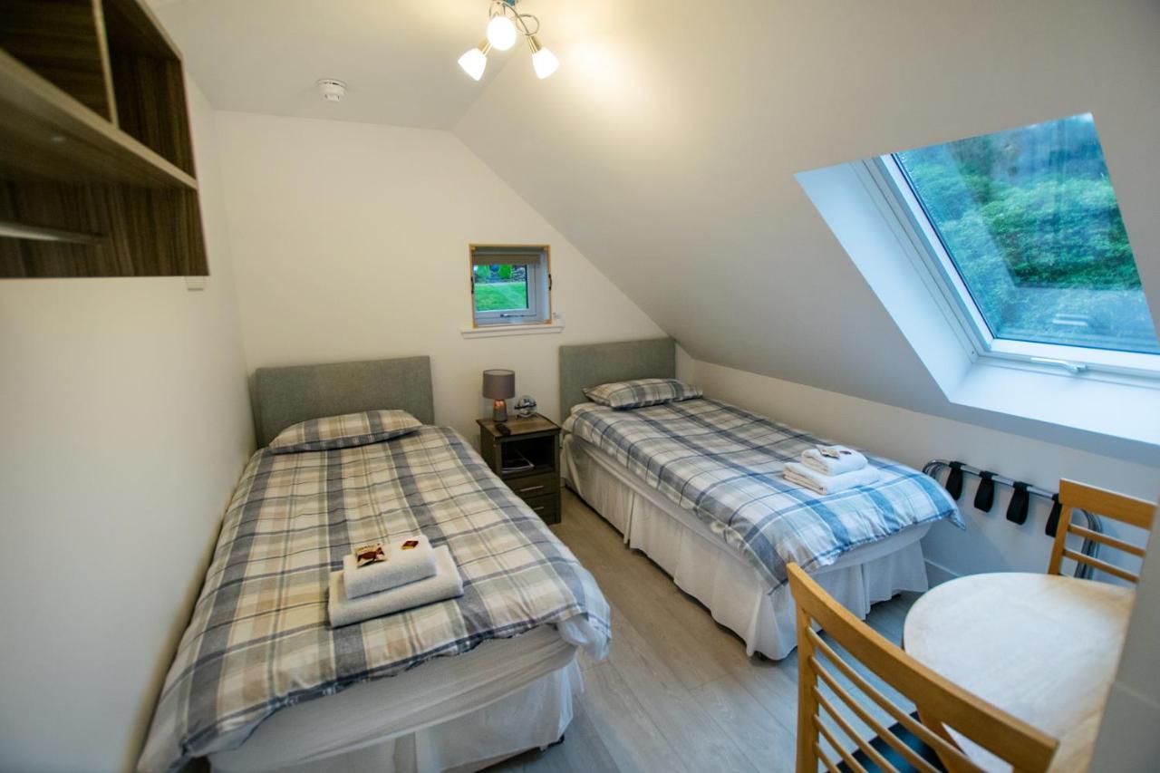 Отель Corran Bunkhouse Экстерьер фото The twin bedroom