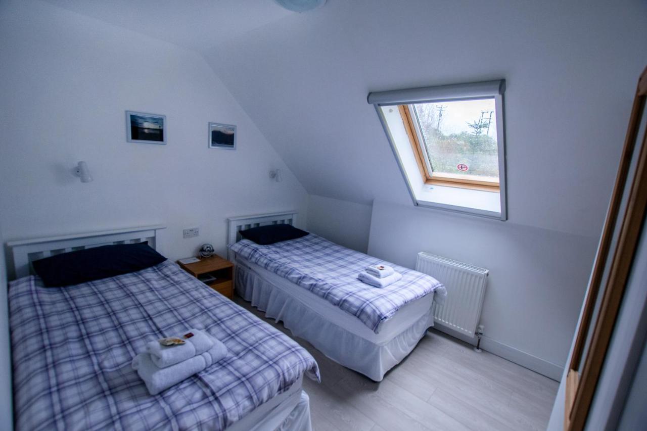 Отель Corran Bunkhouse Экстерьер фото A room at the hotel