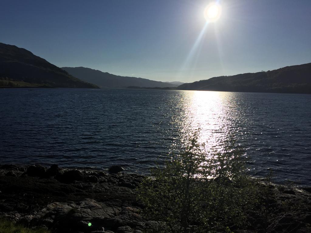 Отель Corran Bunkhouse Экстерьер фото View of the lake