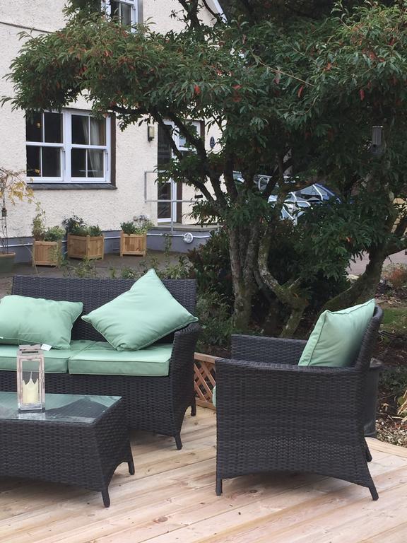Отель Corran Bunkhouse Экстерьер фото The garden of the hotel