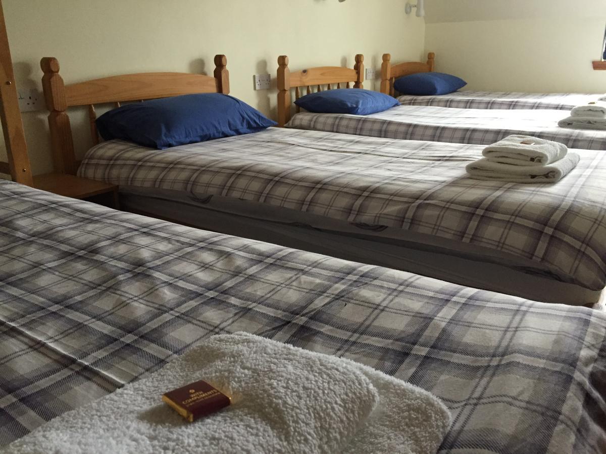 Отель Corran Bunkhouse Экстерьер фото A room at the hostel